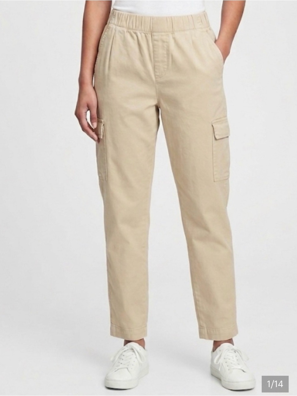 GAP Women’s mid rise beige tan twill Cargo Pull-On Pants